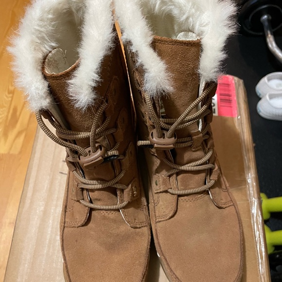 Sorel Winter Boots - worn once! - Picture 2 of 7
